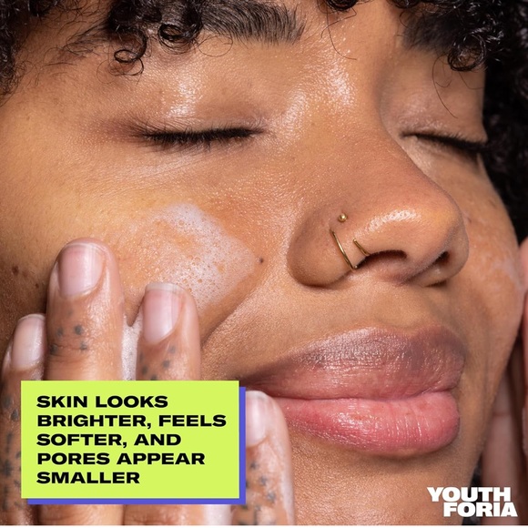 Youthforia Night Off Face Wash - Picture 3 of 6